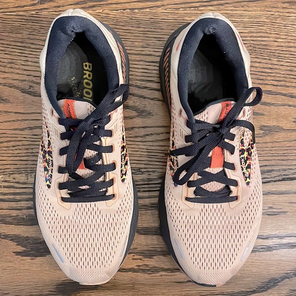 Adrenaline GTS Brooks Limited Edition - Picture 4 of 9